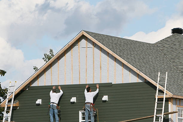Professional Siding Repair technician working in Mulberry, IN